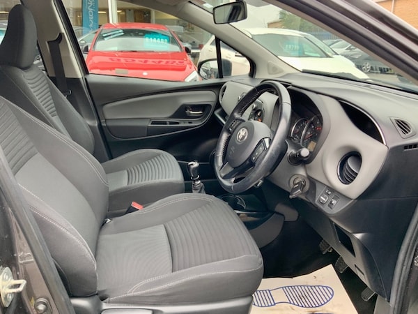 Used Toyota Yaris 2017 for sale - 76303215: Photo 10