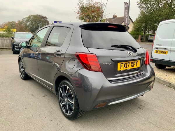 Used Toyota Yaris 2017 for sale - 76303215: Photo 6