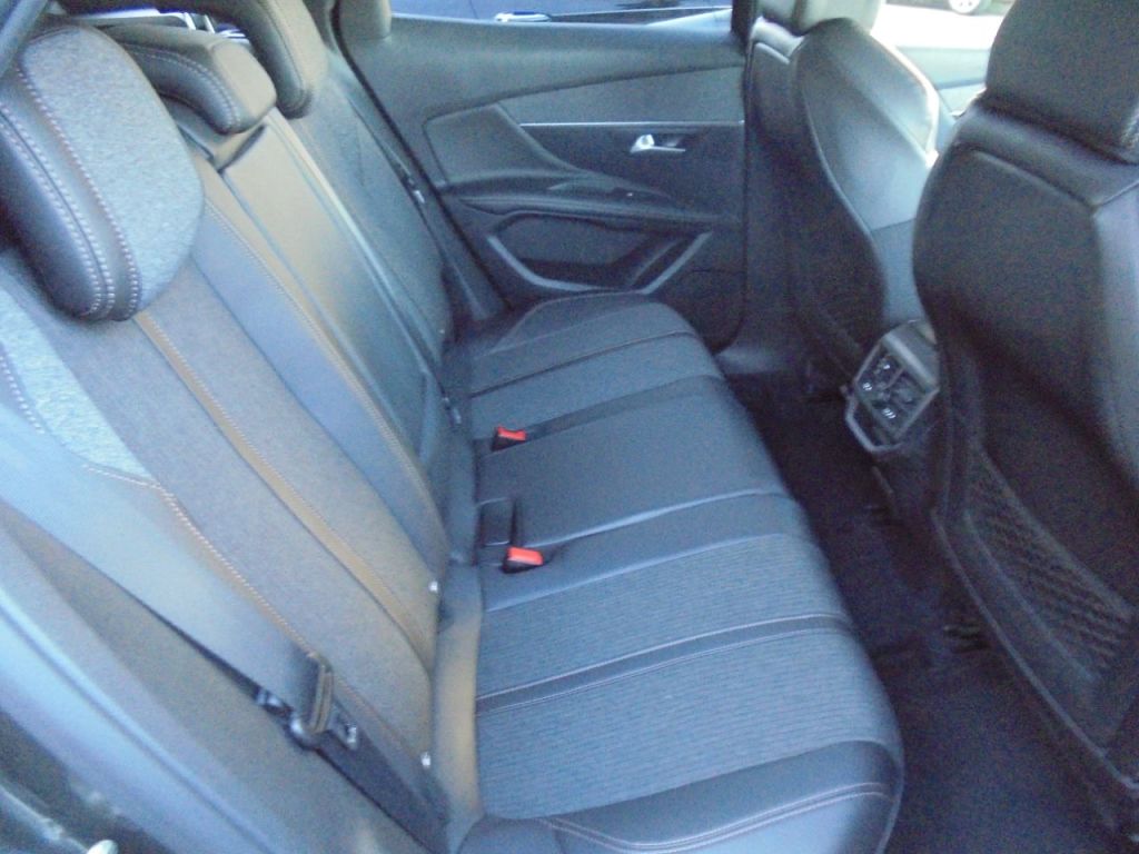 Used Peugeot 3008 2018 for sale - 76782857: Photo 14