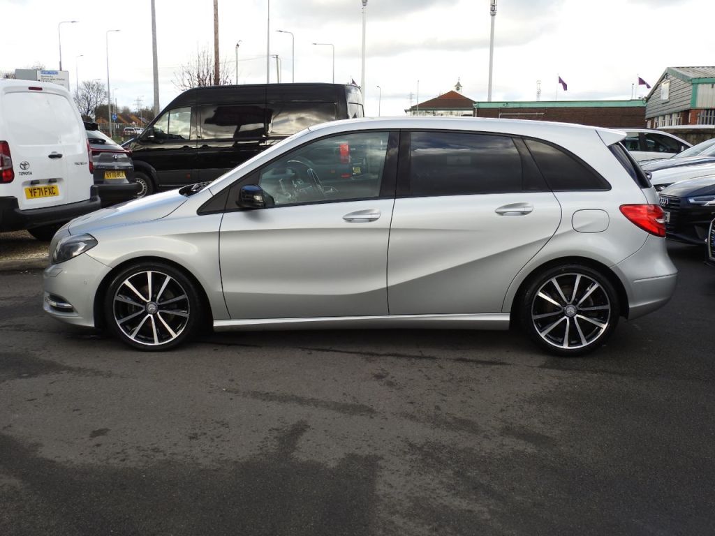 Used Mercedes-Benz B Class 2014 for sale - 77506530: Photo 3