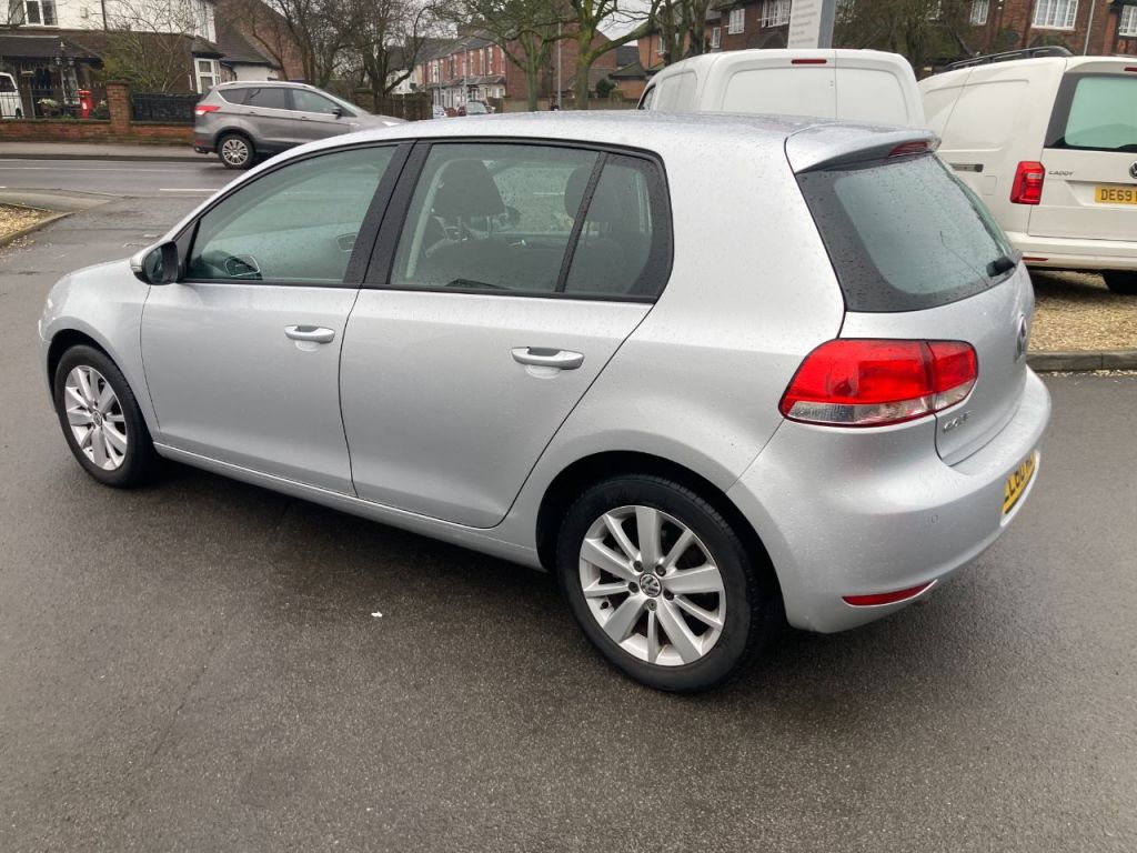 Used Volkswagen Golf 2010 for sale - 77408782: Photo 3