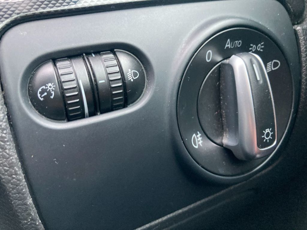 Used Volkswagen Golf 2010 for sale - 77408782: Photo 8