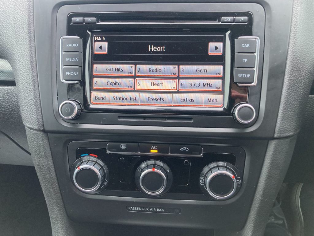 Used Volkswagen Golf 2010 for sale - 77408782: Photo 9