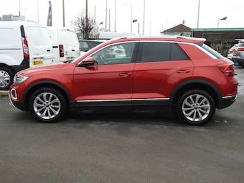 Used Volkswagen T-Roc 2022 for sale - 77245375: Photo