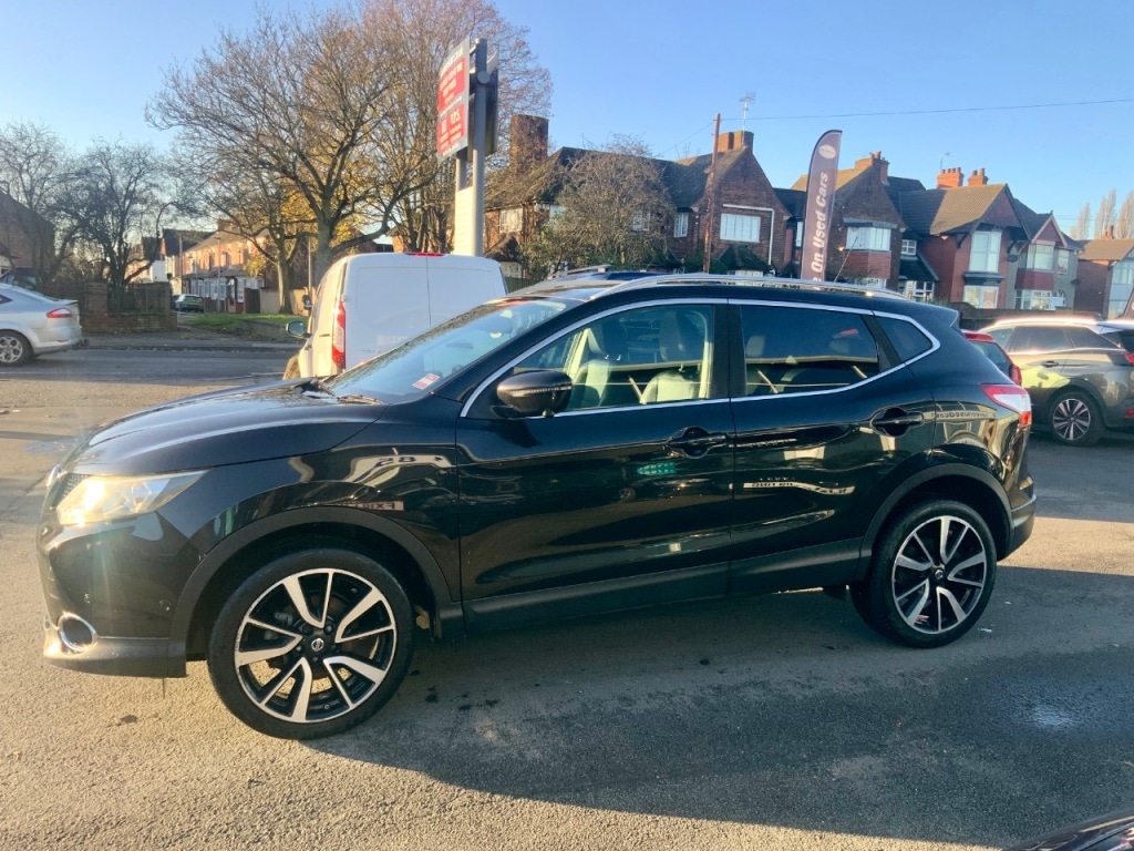 Used Nissan Qashqai 2015 for sale - 76782842: Photo 5