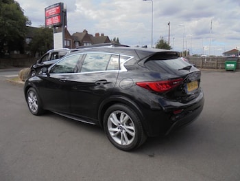 Used Infiniti Q30 2016 for sale - 75585932: Photo