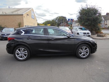 Used Infiniti Q30 2016 for sale - 75585932: Photo