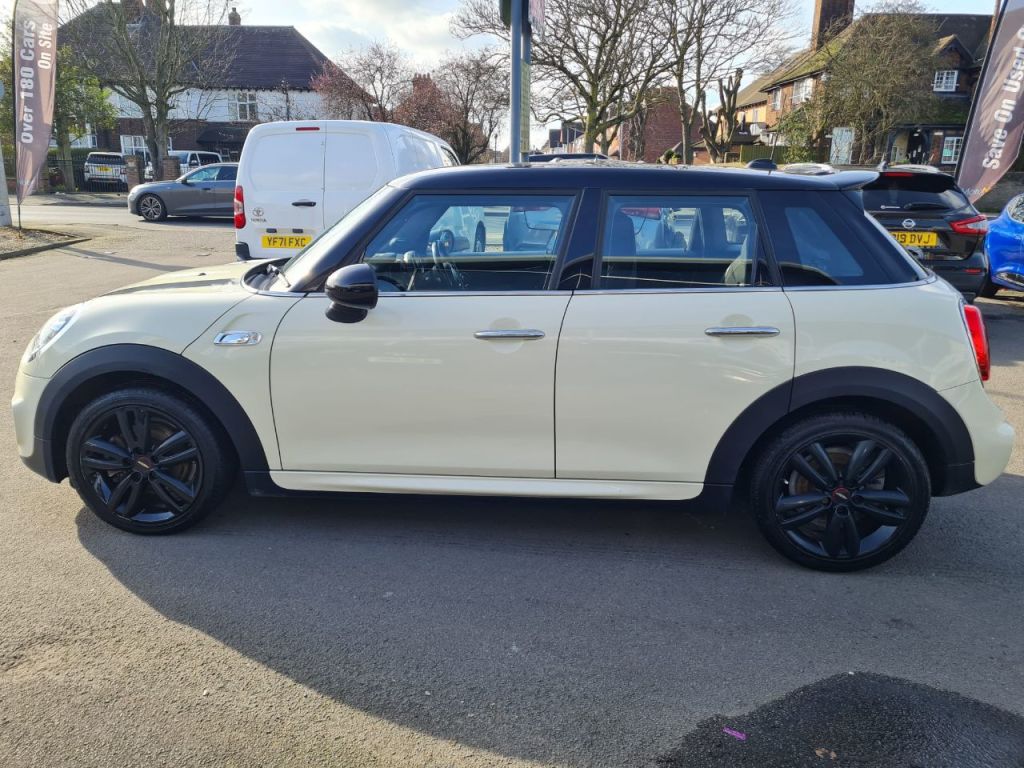 Used MINI Hatch 2018 for sale - 77679882: Photo 5
