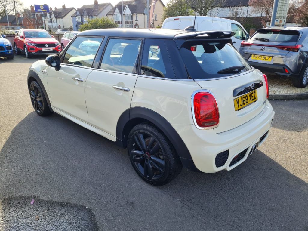 Used MINI Hatch 2018 for sale - 77679882: Photo 6