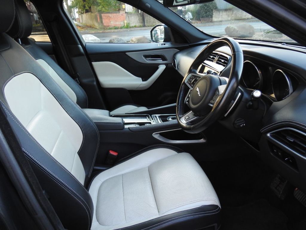 Used Jaguar F-Pace 2017 for sale - 76436445: Photo 17