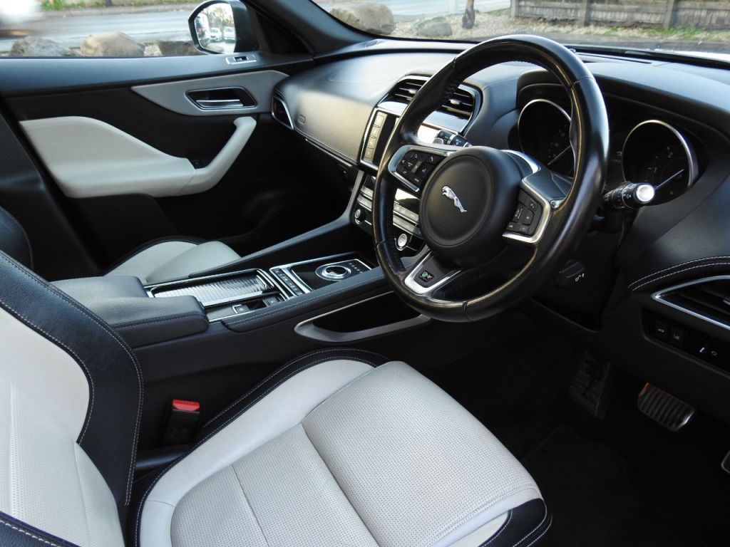 Used Jaguar F-Pace 2017 for sale - 76436445: Photo 18