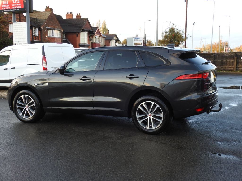 Used Jaguar F-Pace 2017 for sale - 76436445: Photo 4