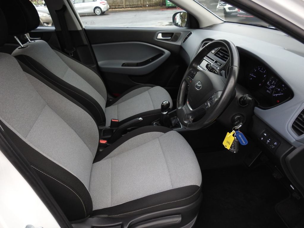 Used Hyundai i20 2016 for sale - 76723520: Photo 17