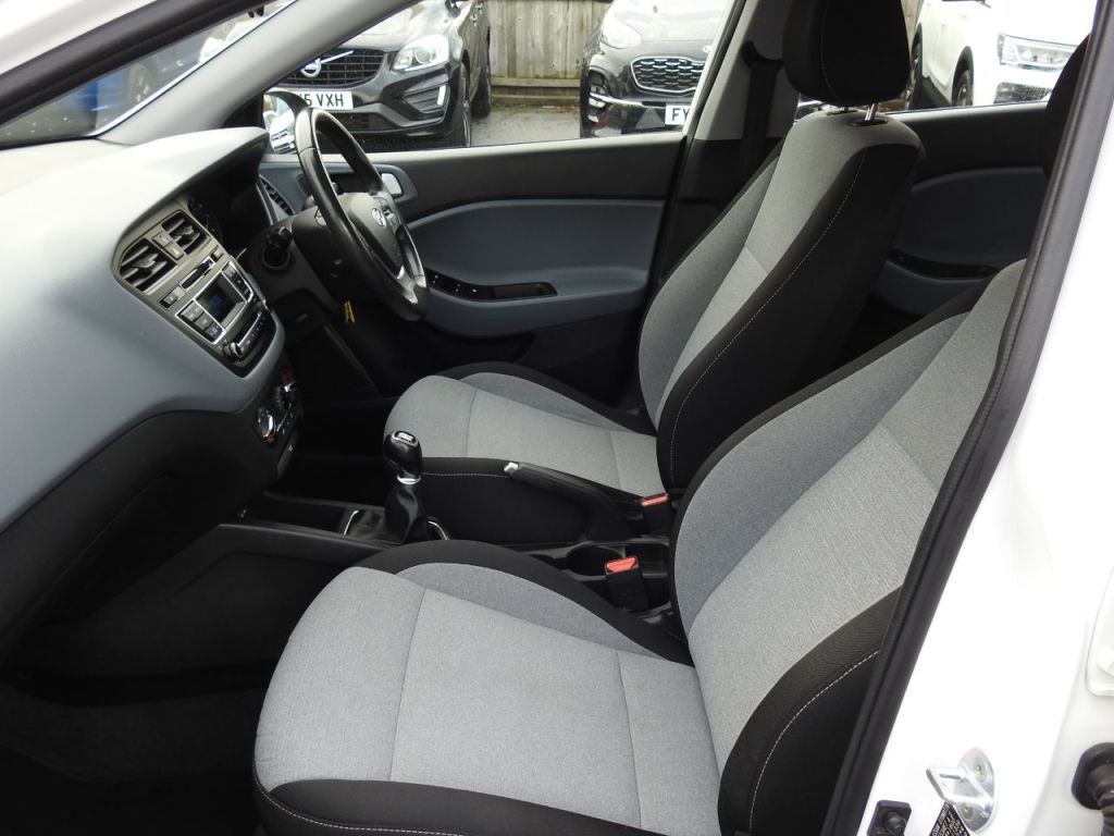 Used Hyundai i20 2016 for sale - 76723520: Photo 19