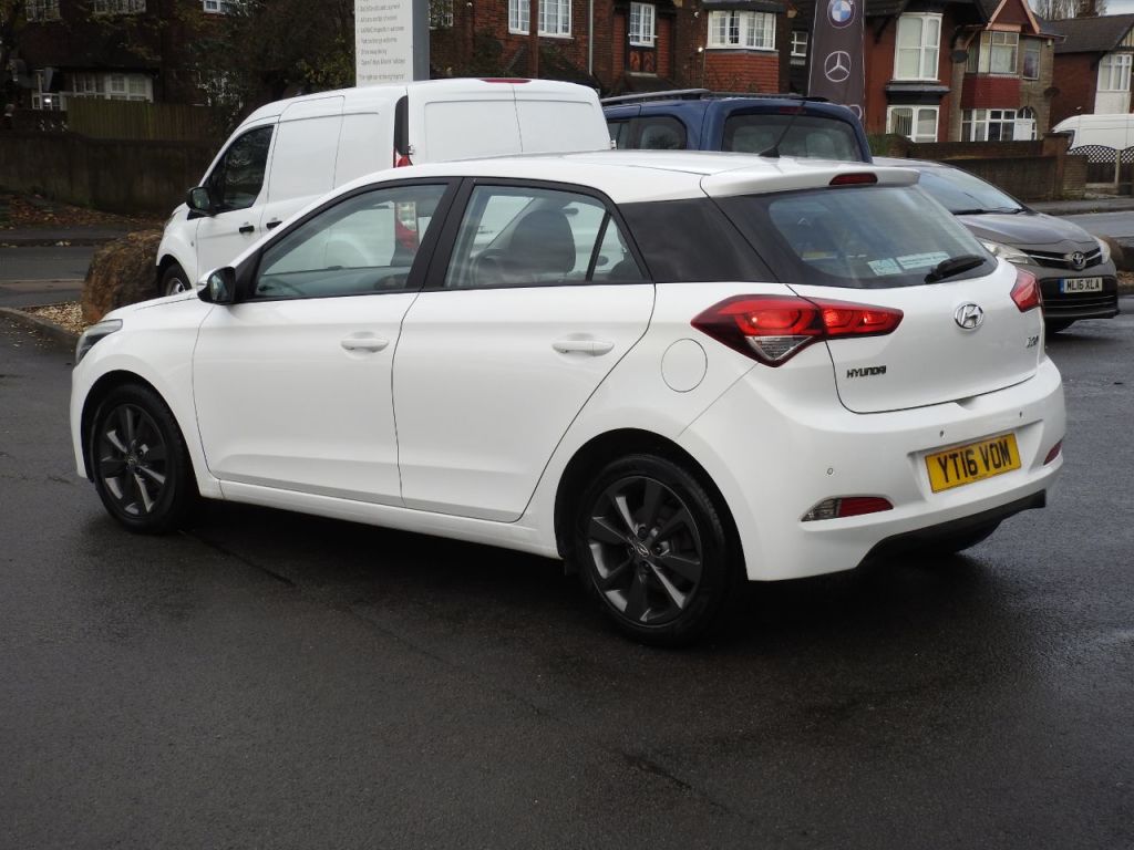 Used Hyundai i20 2016 for sale - 76723520: Photo 4