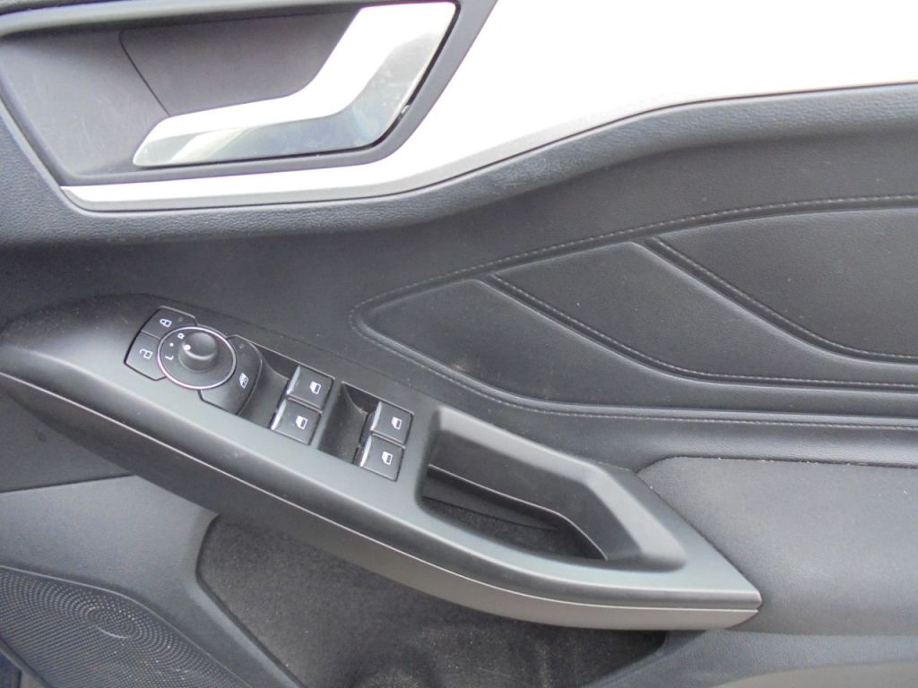 Used Ford Focus 2022 for sale - 78095712: Photo 9
