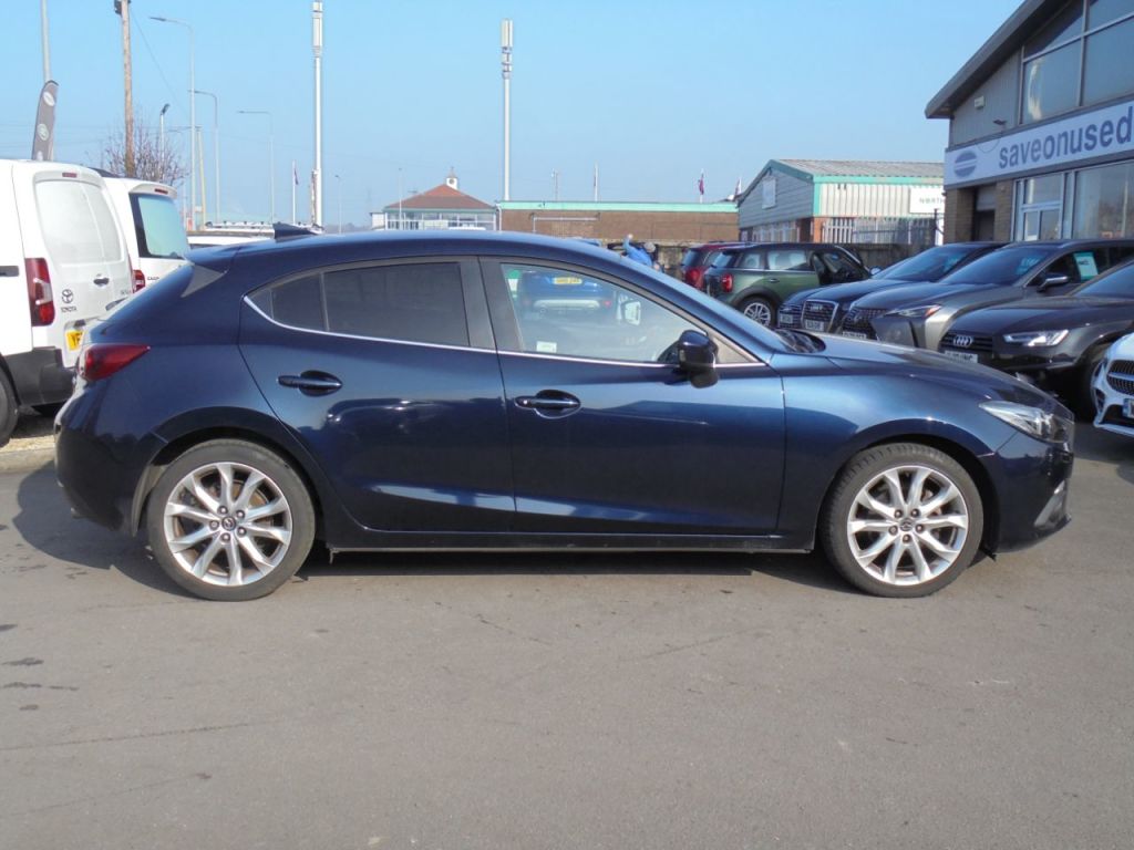 Used Mazda Mazda3 2015 for sale - 77764120: Photo 4