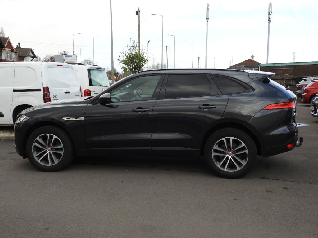 Used Jaguar F-Pace 2017 for sale - 78068026: Photo 2