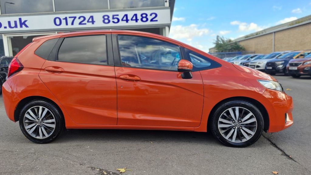 Used Honda Jazz 2017 for sale - 76391548: Photo 3