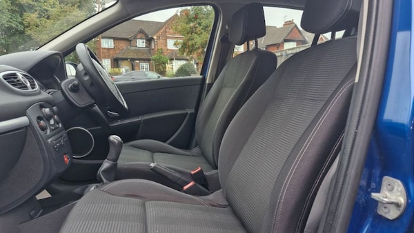 Used Renault Clio 2010 for sale - 76118256: Photo 13