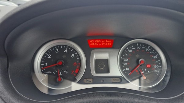 Used Renault Clio 2010 for sale - 76118256: Photo 19