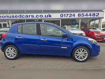 Used Renault Clio 2010 for sale - 76118256: Photo 2