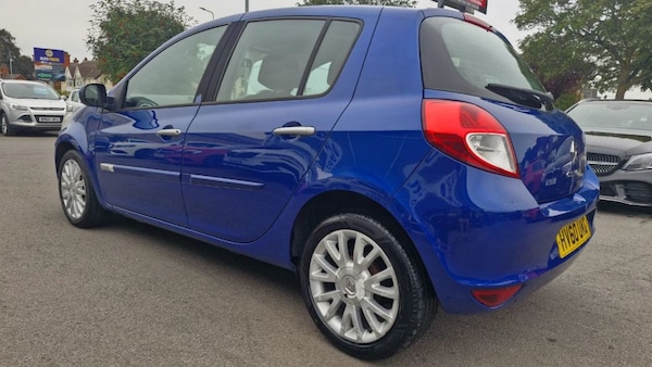 Used Renault Clio 2010 for sale - 76118256: Photo 5