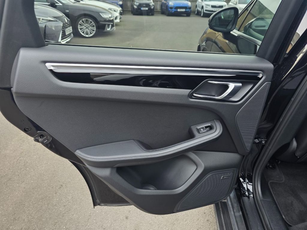 Used Porsche Macan 2018 for sale - 77967756: Photo 13