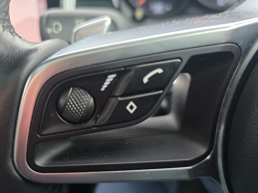 Used Porsche Macan 2018 for sale - 77967756: Photo 26