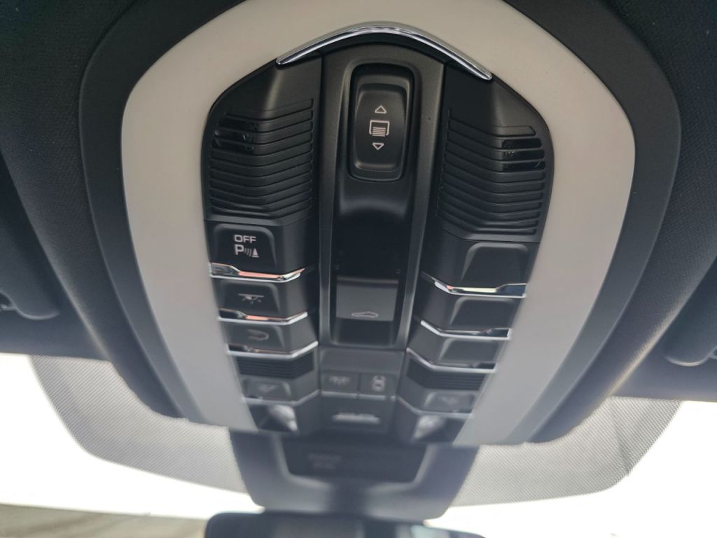 Used Porsche Macan 2018 for sale - 77967756: Photo 34