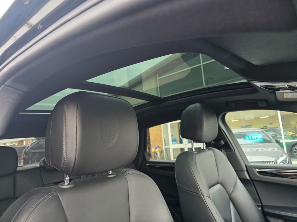 Used Porsche Macan 2018 for sale - 77967756: Photo 35