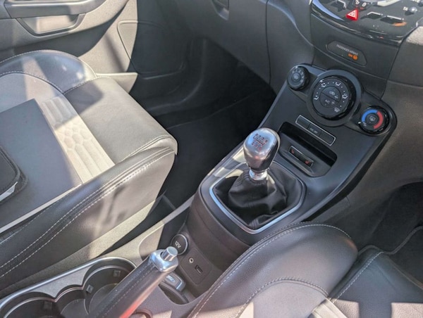 Used Ford Fiesta 2015 for sale - 75474118: Photo 4