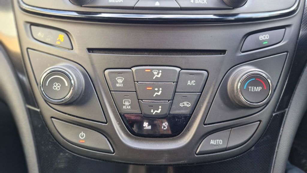 Used Vauxhall Insignia 2017 for sale - 76895934: Photo 21