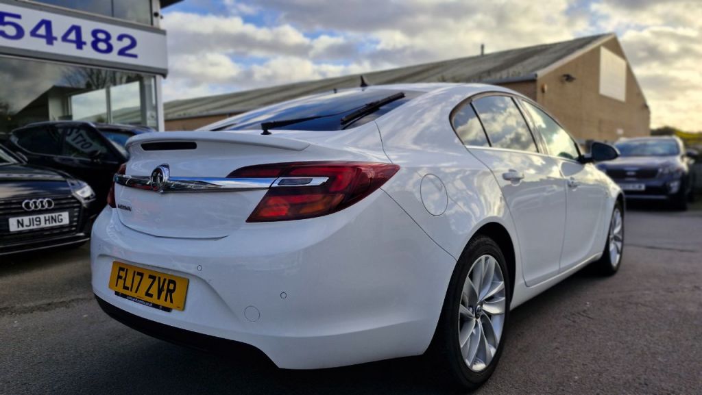 Used Vauxhall Insignia 2017 for sale - 76895934: Photo 5