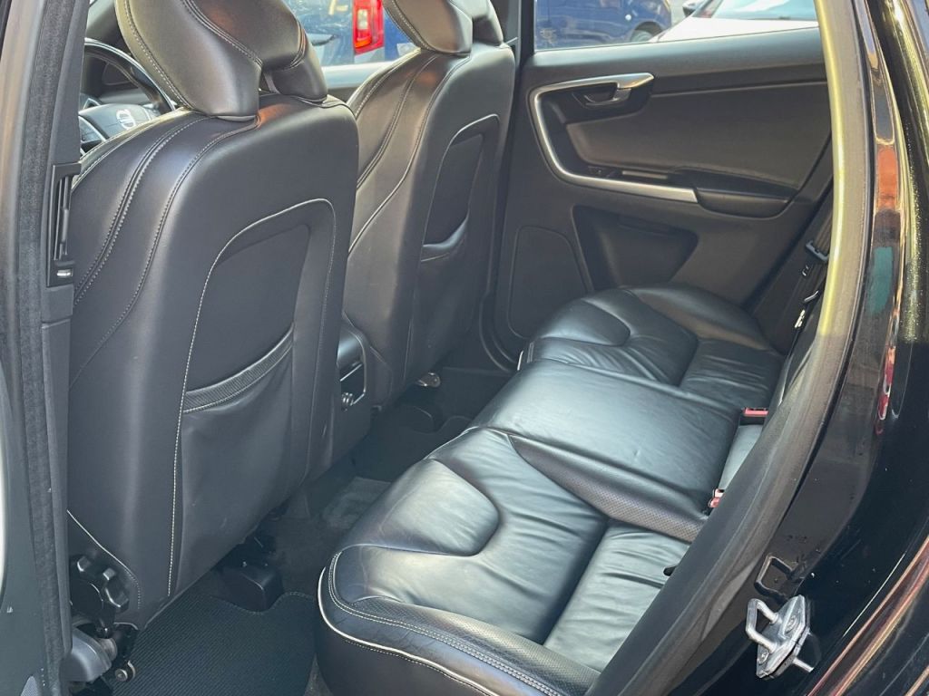 Used Volvo XC60 2015 for sale - 76697963: Photo 10