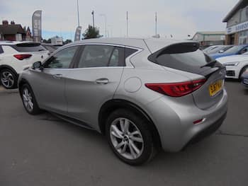 Used Infiniti Q30 2017 for sale - 79759125: Photo