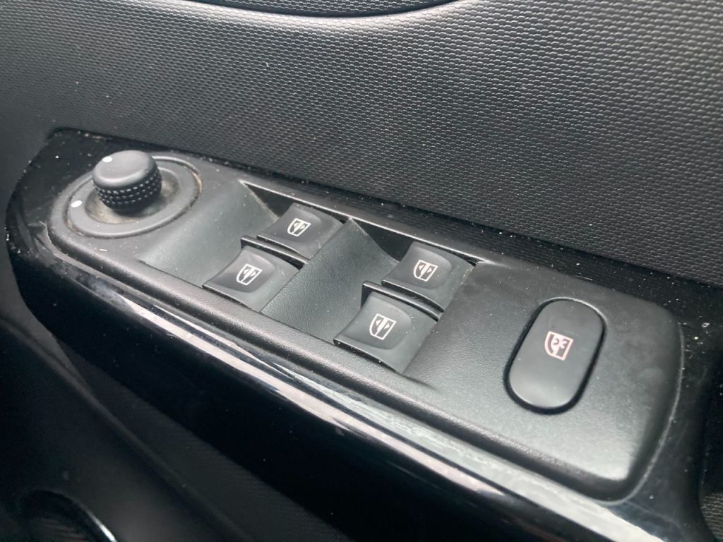 Used Renault Captur 2014 for sale - 77451403: Photo 8