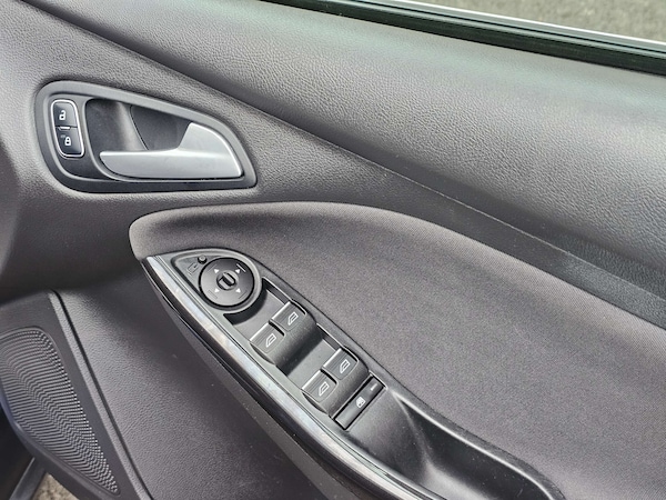 Used Ford Focus 2015 for sale - 76307936: Photo 21