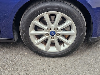 Used Ford Focus 2015 for sale - 76307936: Photo 3