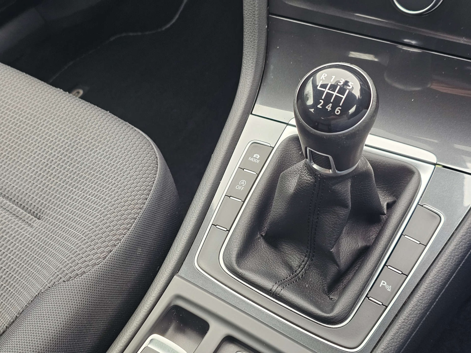 Used Volkswagen Golf 2018 for sale - 77798701: Photo 31