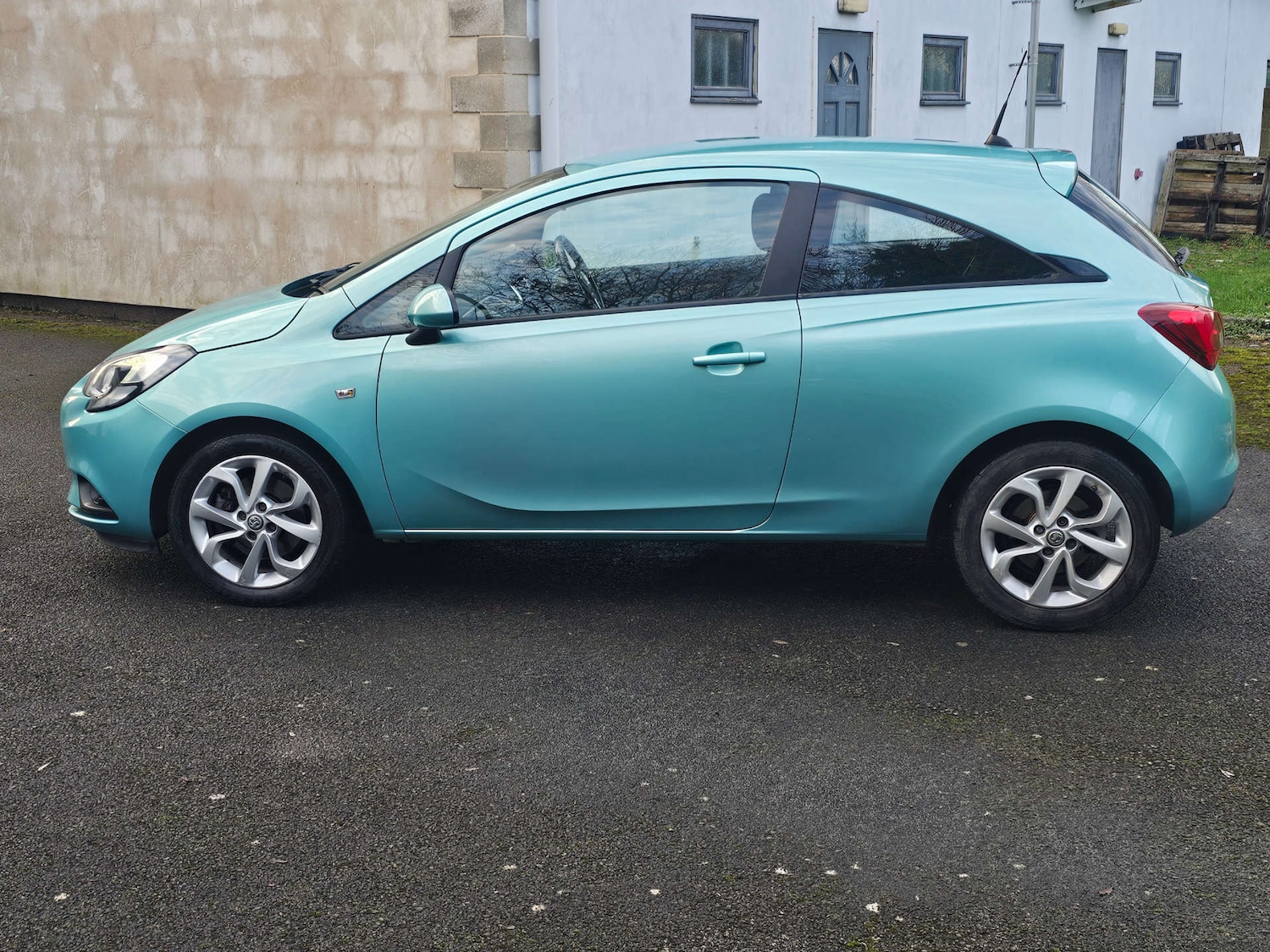 Used Vauxhall Corsa 2015 for sale - 76961772: Photo 2