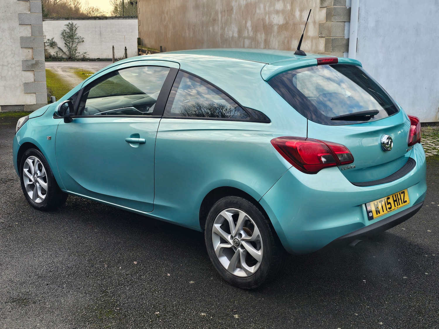 Used Vauxhall Corsa 2015 for sale - 76961772: Photo 3