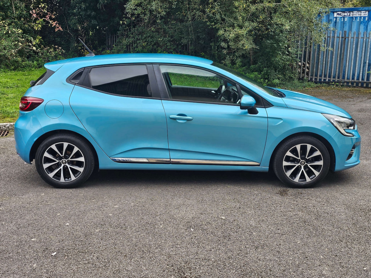 Used Renault Clio 2020 for sale - 76077942: Photo 2