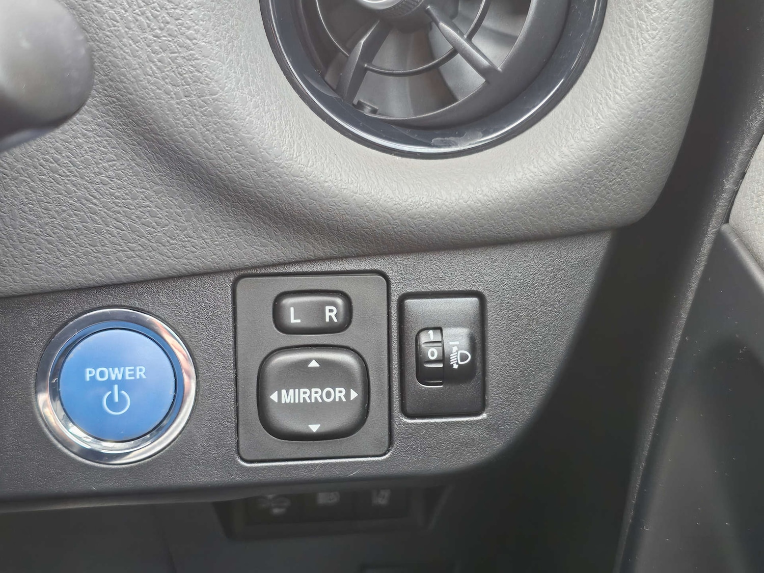 Used Toyota Yaris 2018 for sale - 76735812: Photo 16