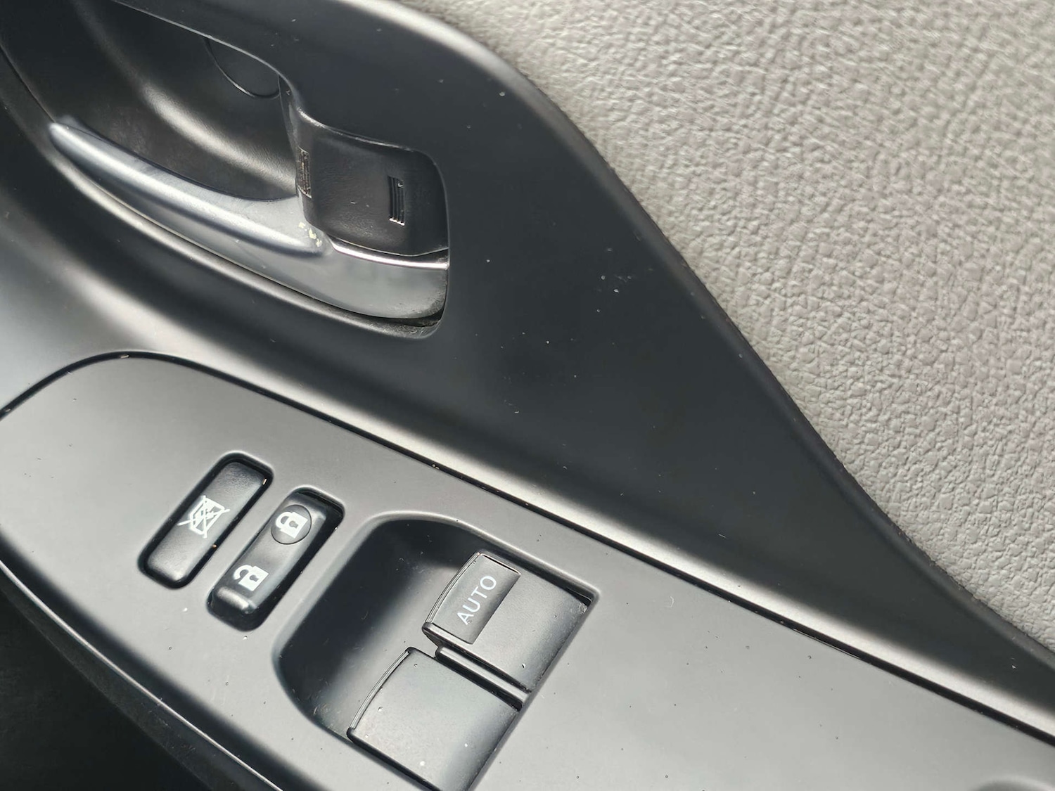 Used Toyota Yaris 2018 for sale - 76735812: Photo 18