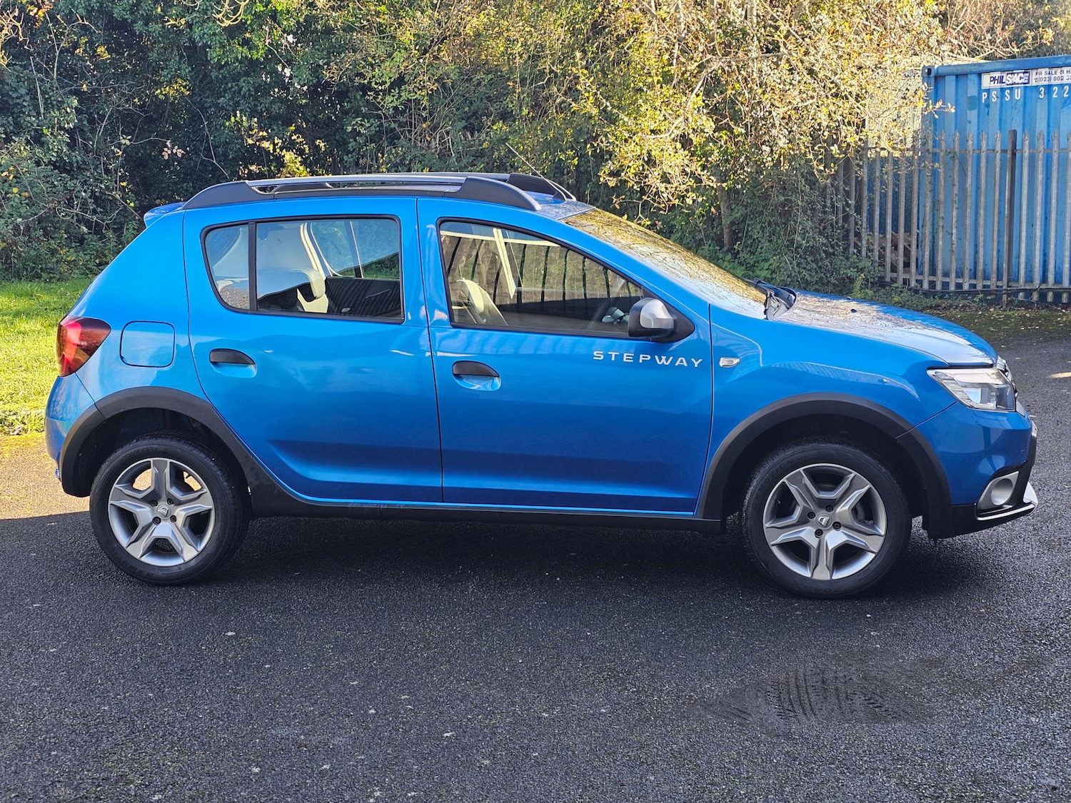 Used Dacia Sandero 2017 for sale - 76519237: Photo 2