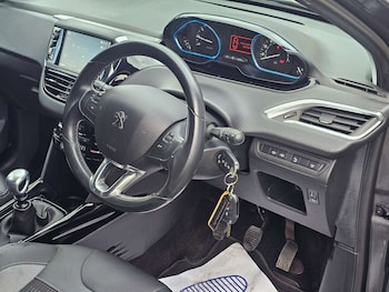 Used Peugeot 2008 2018 for sale - 77482437: Photo