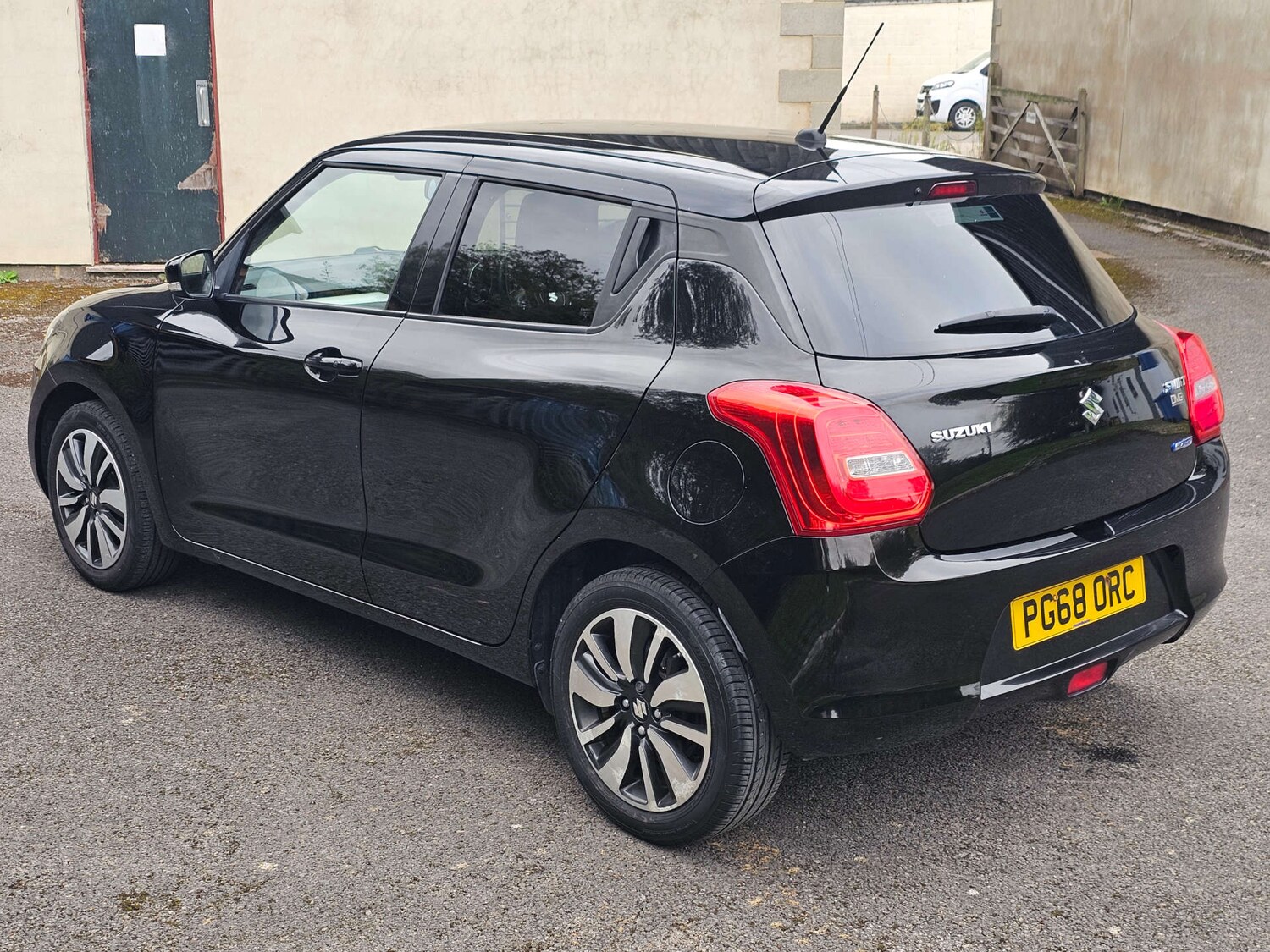 Used Suzuki Swift 2019 for sale - 76209976: Photo 13