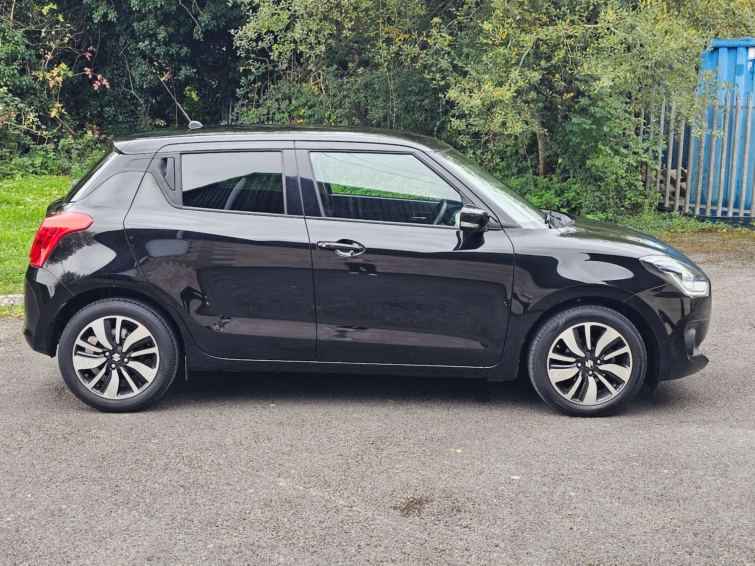 Used Suzuki Swift 2019 for sale - 76209976: Photo 2
