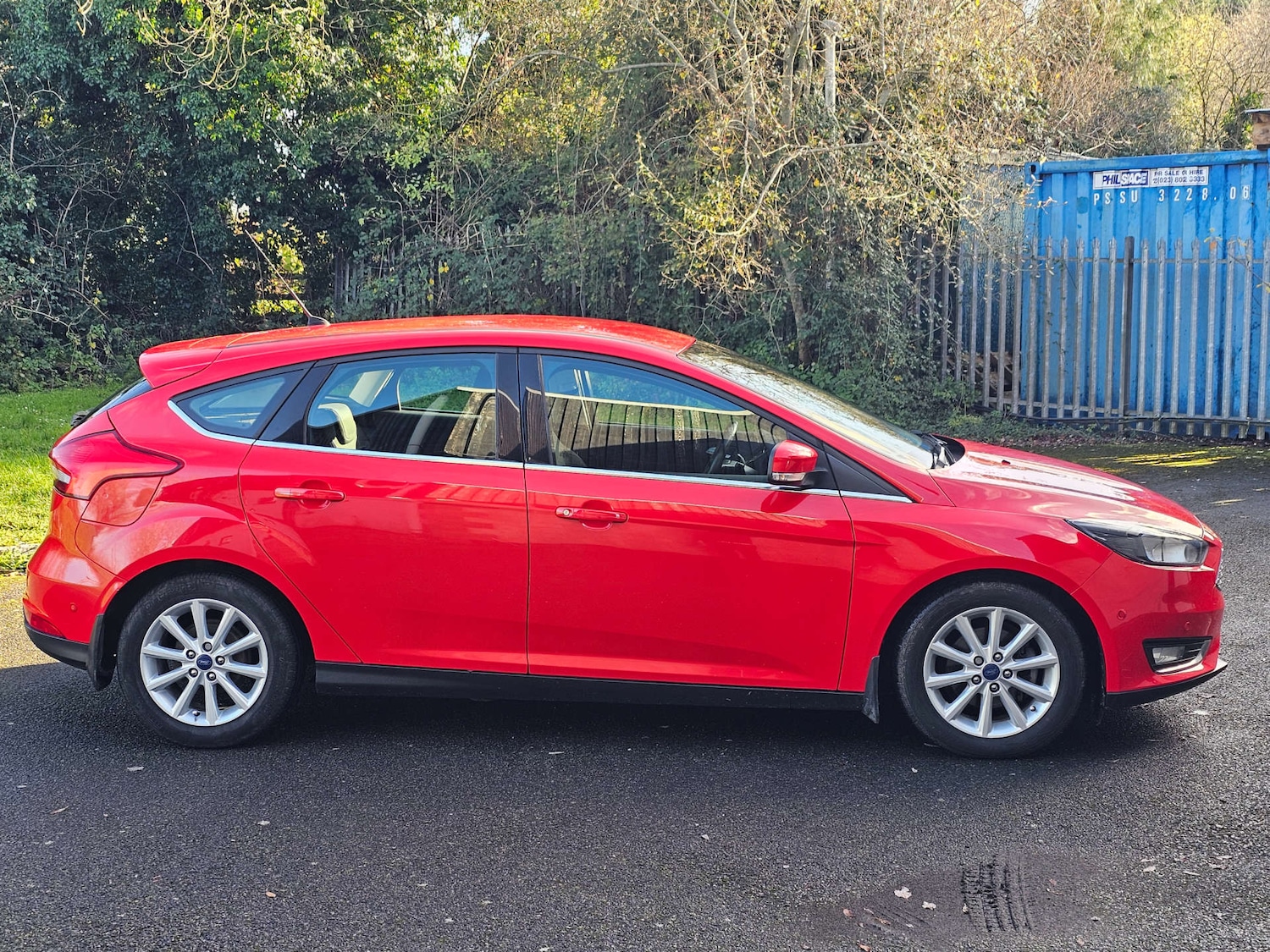Used Ford Focus 2015 for sale - 76669809: Photo 2